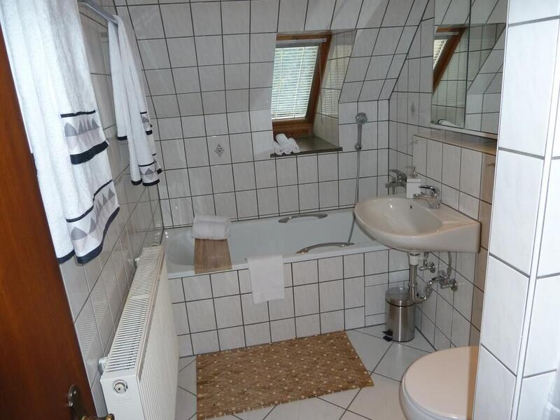Badezimmer mit Badewanne